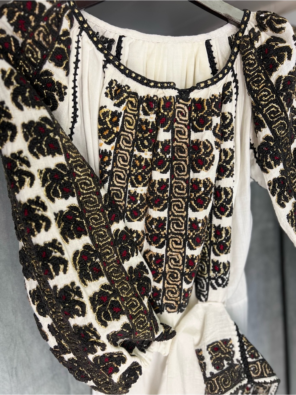 Ie Romania 🇷🇴 Embroidered White Peasant Blouse with Black & Gold Embellishment